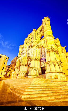 Cuenca la cathédrale néogothique 'Basilica de Nuestra Señora de Gracia' (Basilique Notre Dame de grâce), Cuenca, Espagne. Banque D'Images