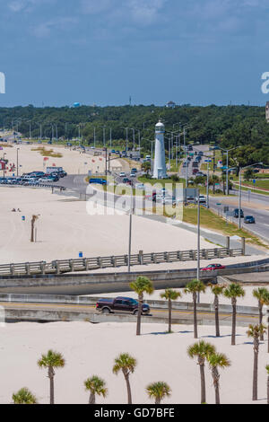 Phare de Biloxi dans la médiane de l'autoroute 90 à la plage de Biloxi, Mississippi Banque D'Images