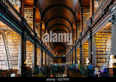 Ancienne bibliothèque à Trinity College, Dublin Banque D'Images