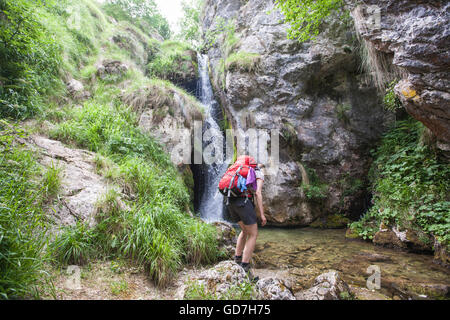 Randonnées, dans, Picos de Europa National Park,Europe,Espagne.chute près de Bulnes village.Macizo Central Region,le nord de l'Espagne,Asturies Banque D'Images