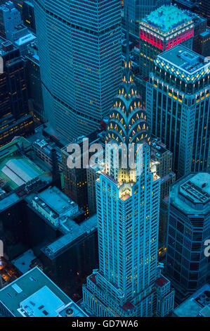 Le Chrysler Building est un gratte-ciel de style Art Déco situé sur le côté est de Manhattan à New York City Banque D'Images