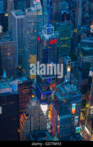4 Times Square, anciennement connu sous le nom de Condé Nast Building, est un gratte-ciel de Times Square à Manhattan, New York City Banque D'Images