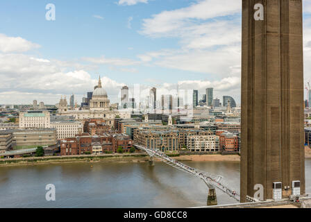 Toits de Londres à partir de la plate-forme panoramique sur le niveau 10 de la Tate Modern extension Interrupteur ouvert en juin 2016. Banque D'Images