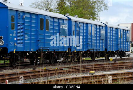 Niebuell, Allemagne. 17 mai, 2016. Boxwagons-nous de fournisseur américain Autozug RDS dans Niebuell Sylt, Allemagne, 17 mai 2016. Photo : Carsten Rehder/dpa/Alamy Live News Banque D'Images