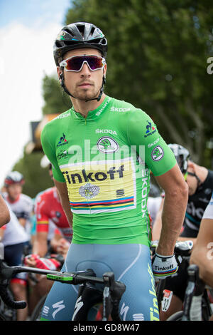 Carcassonne, France. Le 13 juillet, 2016. Peter Sagan (Tinkoff) attend sur la ligne de départ à Carcassonne. Crédit : John Kavouris/Alamy Live News Banque D'Images