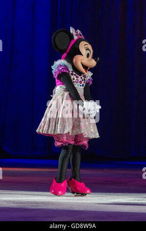 Sydney, Australie. Le 13 juillet, 2016. Les danseurs sur glace Disney en concert à l'ouverture de la Disney On Ice Ice Festival magique qui a eu lieu à Sydney à l'Qudos Bank Arena le 13 juillet. Credit : mjmediabox/Alamy Live News Banque D'Images