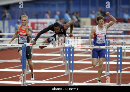 Amsterdam, Hollande. 10 juillet, 2016. Les Championnats d'Europe d'athlétisme. Dimitri Bascou (fra) vainqueur de la 3e demi-finale du 110m haies pour les hommes en demi-finale © Plus Sport Action/Alamy Live News Banque D'Images