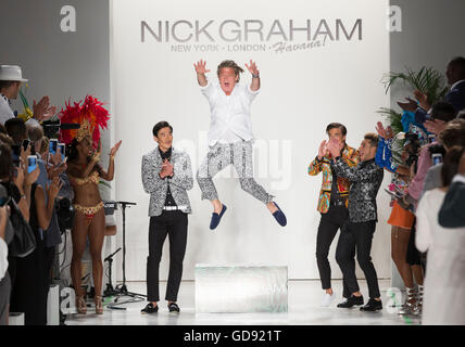 New York, USA. Le 13 juillet, 2016. Designer Nick Graham, participe à la Nick Graham présentation au cours de la Fashion Week de New York Men's S/S 2017 à lucarne Clarkson Sq Crédit : Ovidiu Hrubaru/Alamy Live News Banque D'Images