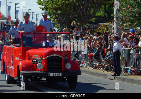 Saint-Denis, Réunion, France. 14 juillet, 2016. Défilé militaire pour la Fête nationale du 14 juillet, à Saint-Denis, la capitale de l'île de la réunion Credit : Valerie Koch/ZUMA/Alamy Fil Live News Banque D'Images