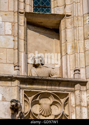 Bourges capitale européenne de la culture 2028, statue de Jacques coeur sur la façade du palais, cher département, Centre-Val de Loire, France, Europe Banque D'Images