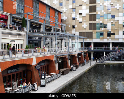 Restaurants par le Canal de Worcester et Birmingham Birmingham West Midlands England Banque D'Images