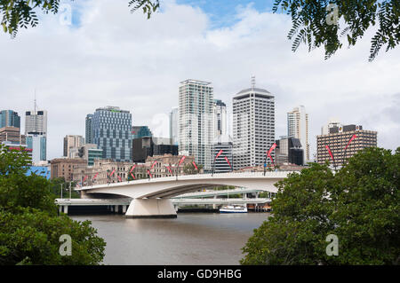 Quartier central des affaires à travers le pont Victoria, ville Brisbane, Brisbane, Queensland, Australie Banque D'Images
