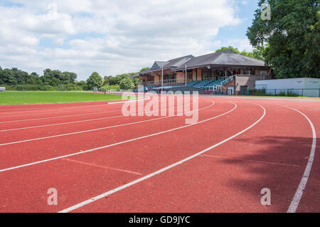 Une piste de course au centre d'athlétisme de Thames Valley, Pococks Lane, Eton, Berkshire, Angleterre, Royaume-Uni Banque D'Images