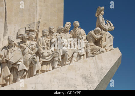 Monuments historiques. Le Monument des Découvertes dans la région de Belém célèbre les grands héros de l'âge portugais d'exploration et de découverte. Lisbonne, Portugal. Banque D'Images