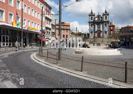 Ville de Porto au Portugal, l'Europe, la place Batalha et Église de Saint Ildefonso Banque D'Images