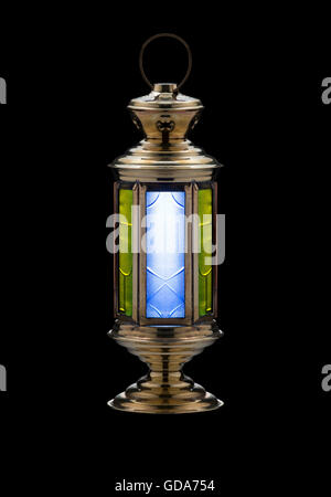 Emblématique de fête Ramadan Lantern isolated on Black Banque D'Images