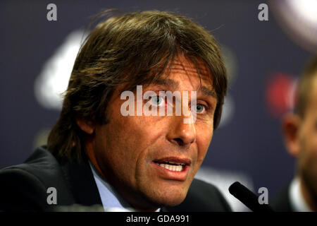 Nouveau manager de Chelsea Antonio Conte est dévoilé au cours d'une conférence de presse à Stamford Bridge, Londres. Banque D'Images