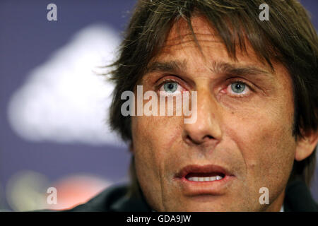 Nouveau manager de Chelsea Antonio Conte est dévoilé au cours d'une conférence de presse à Stamford Bridge, Londres. Banque D'Images