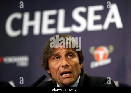 Nouveau manager de Chelsea Antonio Conte est dévoilé au cours d'une conférence de presse à Stamford Bridge, Londres. Banque D'Images