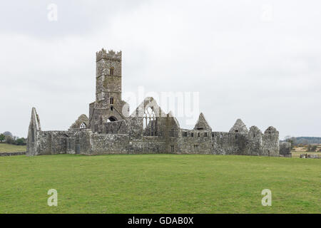 L'Irlande, Offaly, Clonmacnoise, Clonmacnoise est un monastère unique ruine en comté d'Offaly, sur la rivière Shannon Banque D'Images