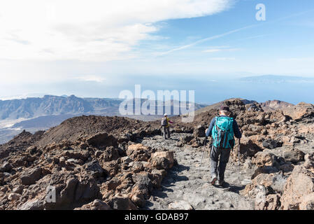 L'Espagne, Iles Canaries, Tenerife, randonnée sur la Picp del Teide. Le Pico del Teide (Teyde) est à 3718 m de l'altitude la plus élevée sur l'île des Canaries Banque D'Images