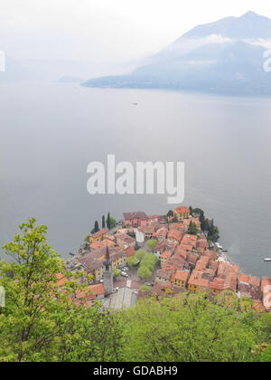 L'Italie, Lombardie, Province de Lecco, Varenna et le Lario du Castello le Vezio Banque D'Images