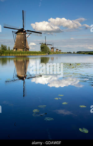 Les moulins à vent de Kinderdijk sont l'un des sites du patrimoine mondial de l'Hollandais Banque D'Images