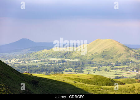 L'Lawley du Long Mynd et, au loin, Colline Wrekin, Shropshire, England, UK Banque D'Images