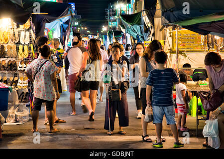 Mendiants aveugles au marché de nuit de Hua Hin, Bangkok, Thaïlande. Banque D'Images