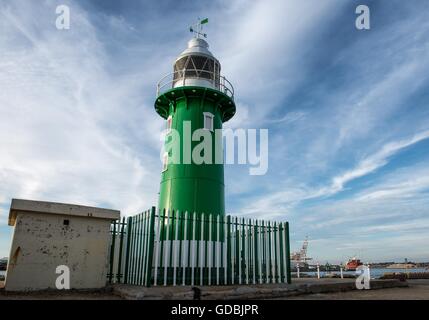 Phare de Fremantle South Mole, a été installé en 1903.Il a été utilisé comme indicateurs à l'entrée de port. Banque D'Images