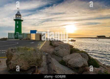 Phare de Fremantle South Mole, a été installé en 1903.Il a été utilisé comme indicateurs à l'entrée de port. Banque D'Images