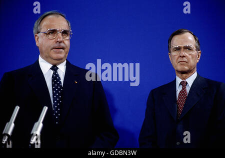 Kohl, Helmut, * 3.4.1930, homme politique allemand (CDU), chancelier de l'Allemagne 1982 - 1998, demi-longueur, avec le président des États-Unis d'Amérique George H. Bush, Bonn, 30.5.1989, Banque D'Images