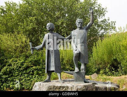 Statues commémorant insurrection paysanne de 1497, St Keverne, Péninsule du Lézard, Cornwall, England, UK les dirigeants de Cornouailles Banque D'Images