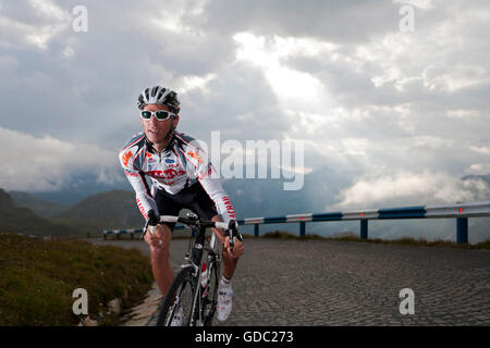 Location de vélo,course,randonnée,sport,homme,col,garde-corps,vélo de course,Autriche Grossglockner Banque D'Images