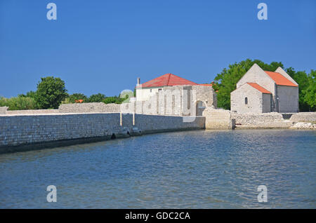 L'entrée de l'ancienne ville de l'île de Nin,près de Zadar en Croatie. Banque D'Images