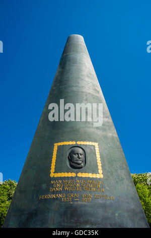 Monument à la ville de Zeppelin,jardin,colonne de bronze Baden-Wurttemberg, Allemagne,Europe Banque D'Images