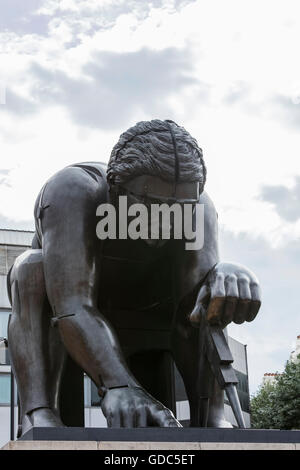 Statue de Newton à la British Library dans Euston Road London Banque D'Images