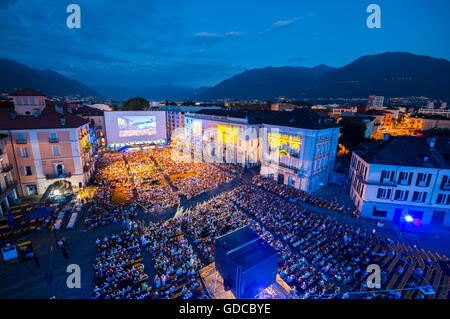 Festival du film Locarno en heure bleue en Suisse. Banque D'Images