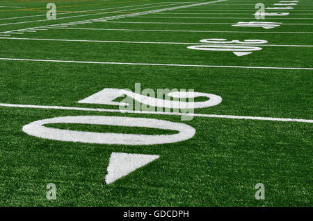 20 Cour Ligne sur American Football Field, Copy Space Banque D'Images