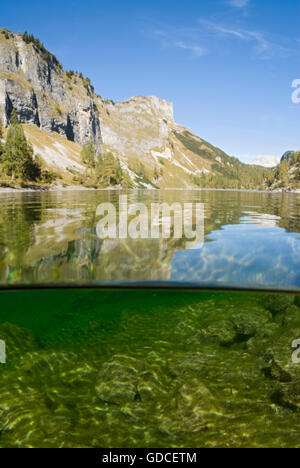 Split plan, lac Vorderer, Lahngangsee Totes Gebirge mountains, Styrie, Autriche, Europe Banque D'Images