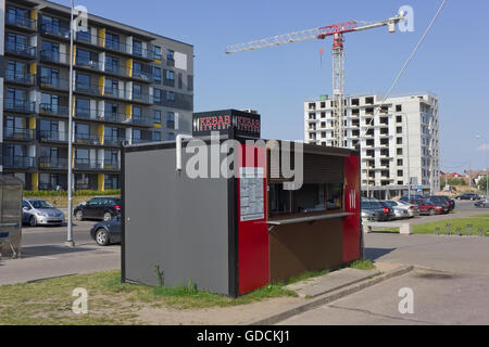 VILNIUS, LITUANIE - le 26 juin 2016 : Le stand de restauration rapide - les kebabs turcs avec viande et légumes - situé dans sellingis Banque D'Images