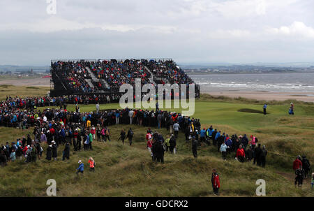 Une vue générale de l'Irlande du Nord au 5ème Rory McIlroy au cours de la deuxième journée de l'Open Championship 2016 au Royal Troon Golf Club, South Ayrshire. Banque D'Images