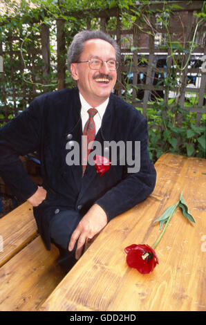 Ude, Christian, *26.10.1947, politicien allemand (Parti social-démocrate d'Allemagne), demi-longueur, en tant que maire candidat du Parti social-démocrate de Munich d'Allemagne, dans le restaurant "schlachthof", Munich, Allemagne, 1993, Banque D'Images