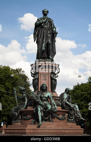 Maximilian II Joseph, 28.11. 1811 - 10.3.1864, roi de Bavière 20.3.1848 - 10.3.1864, pleine longueur, monument, Maximilianstrasse, Munich, Allemagne, Banque D'Images