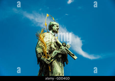 Jean de Nepomuk, vers 1350 - 20.3.1393, prêtre et martyr tchèques, saint, statue, Pont Charles, Prague, République tchèque, construit en 1683 par Matthias Rauchmüller, Banque D'Images