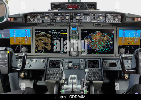Le poste de pilotage du Boeing 737 MAX 8. Banque D'Images