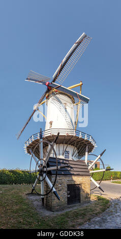 Willemstad, Noord-Brabant,Tower mill appelée d'Orangemolen Banque D'Images