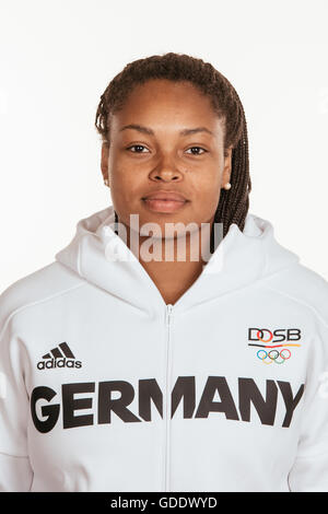 Shanice Craft pose à un photocall lors des préparatifs pour les Jeux Olympiques de Rio au Emmich Cambrai Barracks à Hanovre, Allemagne, prise le 15/07/16 dans le monde d'utilisation | Banque D'Images