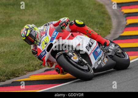 L'Allemagne. 15 juillet, 2016. Grand Prix GoPro Motorrad Deutschland,Sachsenring ,Moto GP,Andrea Iannone de l'Italie et l'équipe Ducati chevauche son vélo pendant les essais libres le MotoGP de France Crédit : marco iorio/Alamy Live News Banque D'Images