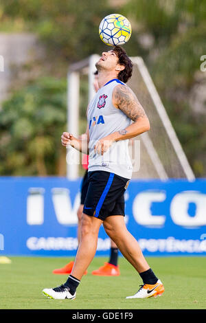 Les Corinthiens Alexandre Pato au cours de la formation tenue à TC Dr.Joaquim Records, zone est de s ?o Paulo. L'équipe se prépare pour le classique dimanche contre Sao Paulo, valide pour Brasileir ?o 2016 Chevrolet. Banque D'Images